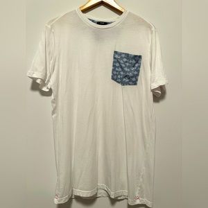 Men’s Benson t shirt Size L in White with pocket